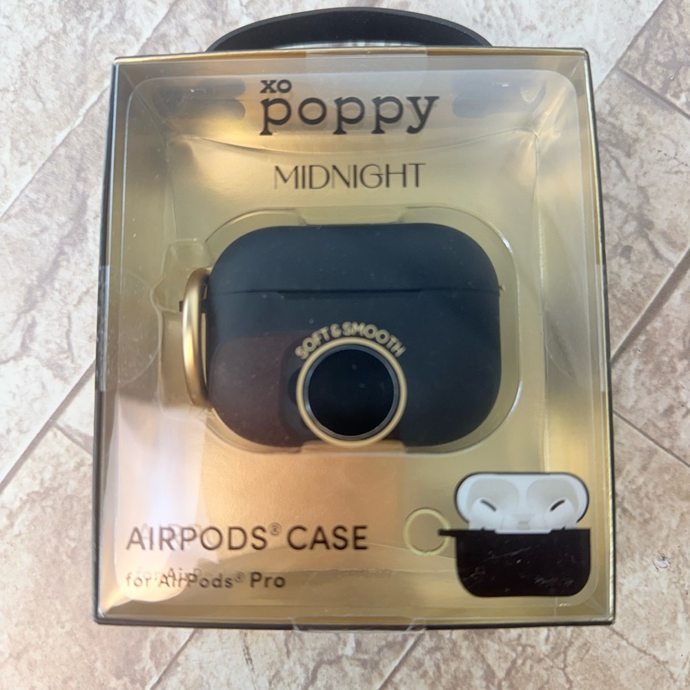 XO Poppy AirPods Case Midnight Black (1st & 2nd Generation) NIB - Picture 3 of 3
